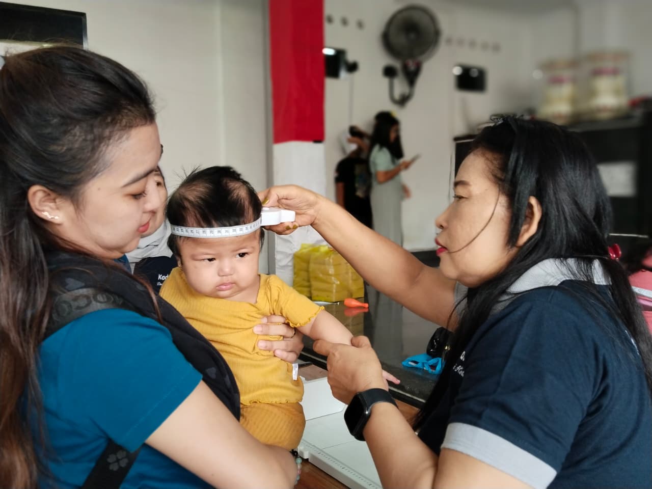 Pemberian Obat Cacing dan Vitamin A Pada Kegiatan Posyandu ILP