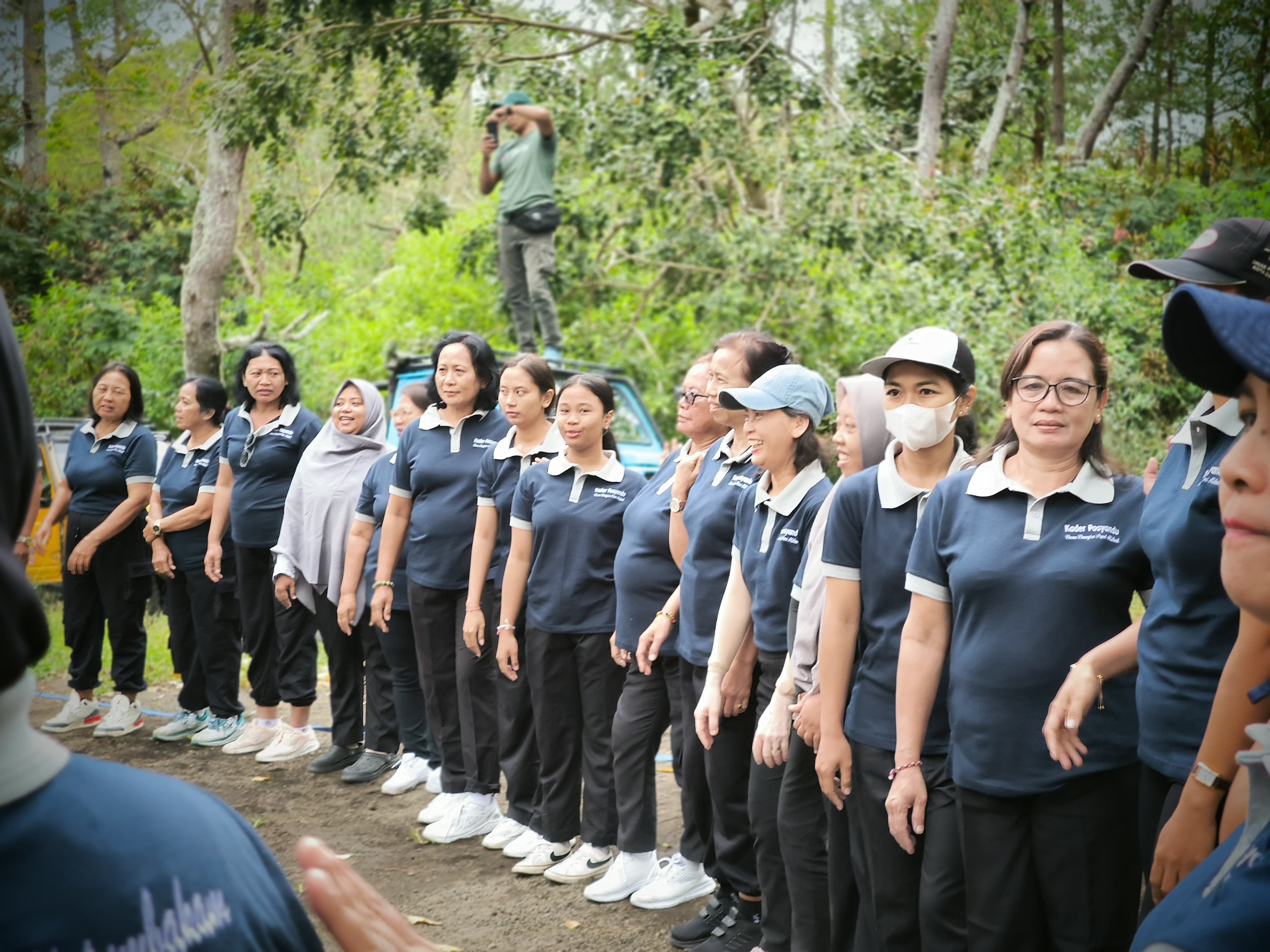 Outbond Penyegaran Kader Posyandu Desa Dangin Puri Kelod