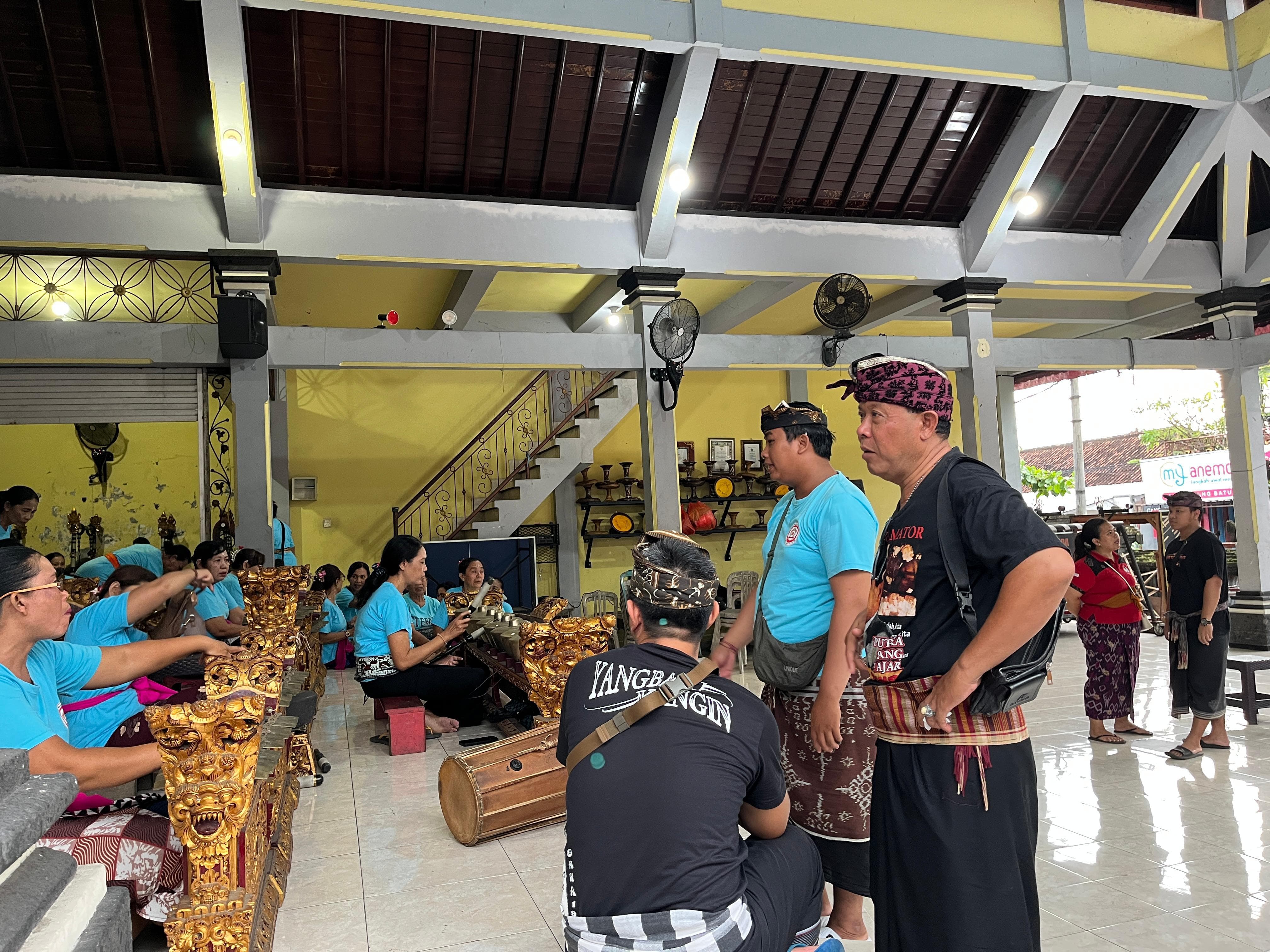 Pembinaan Sekaa Gong Wanita Githa Werdhi Swari Banjar Yangbatu J+Kauh