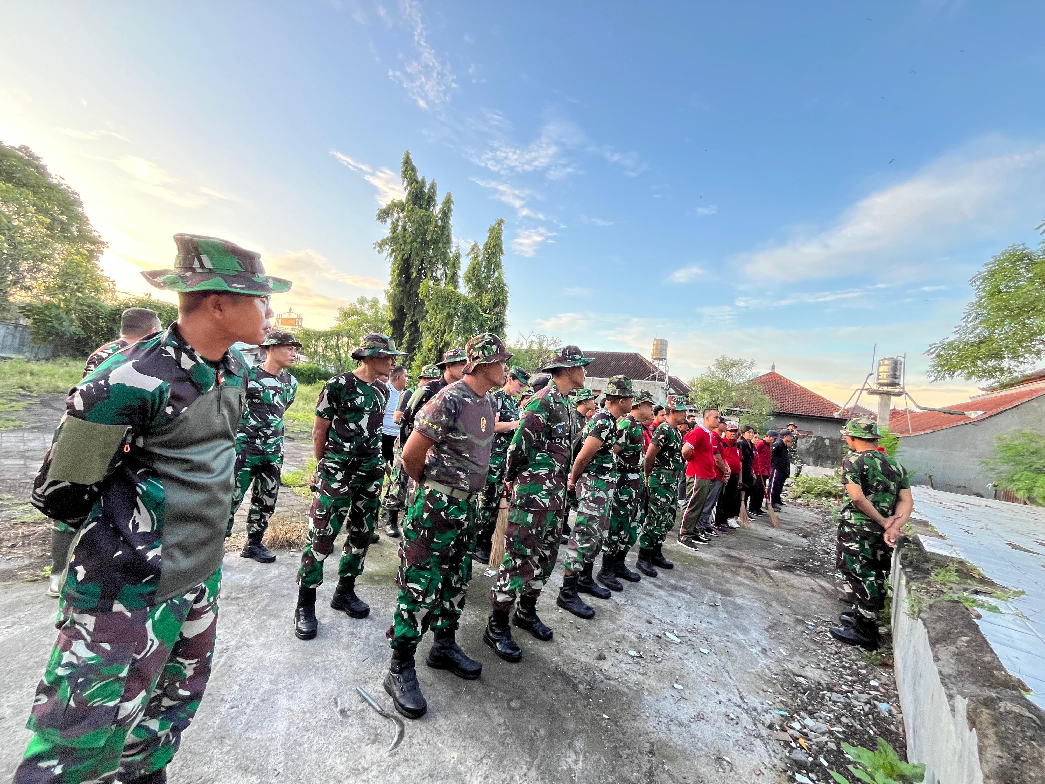 Pelaksanaan Bulan Bhakti Gotong Royong bersama TNI Persatuan dari BINTALDAM IX UDAYANA serta DANDIM 1611/BADUNG