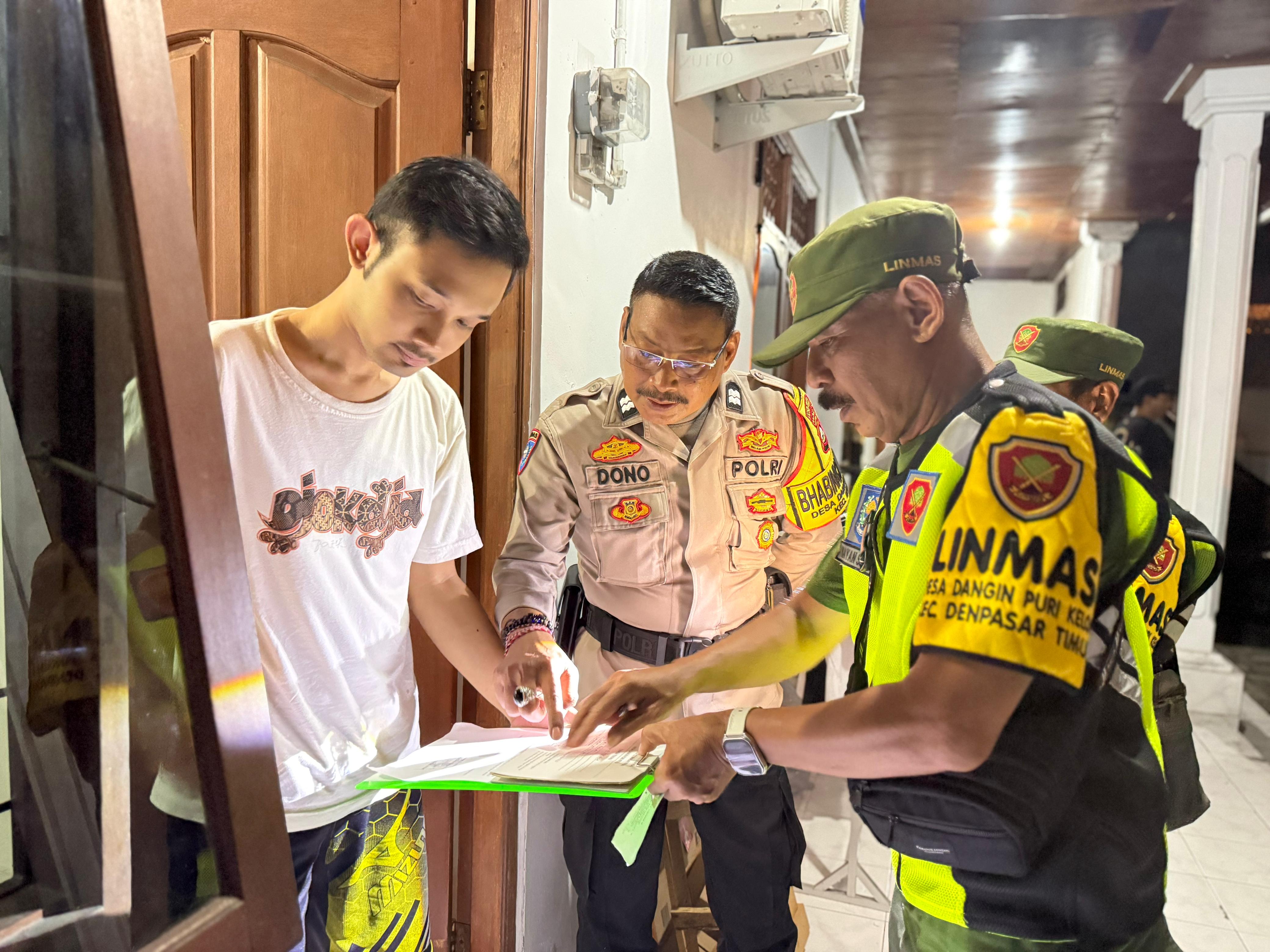 Pendataan Penduduk Non Permanen di Br. Mandala Sari