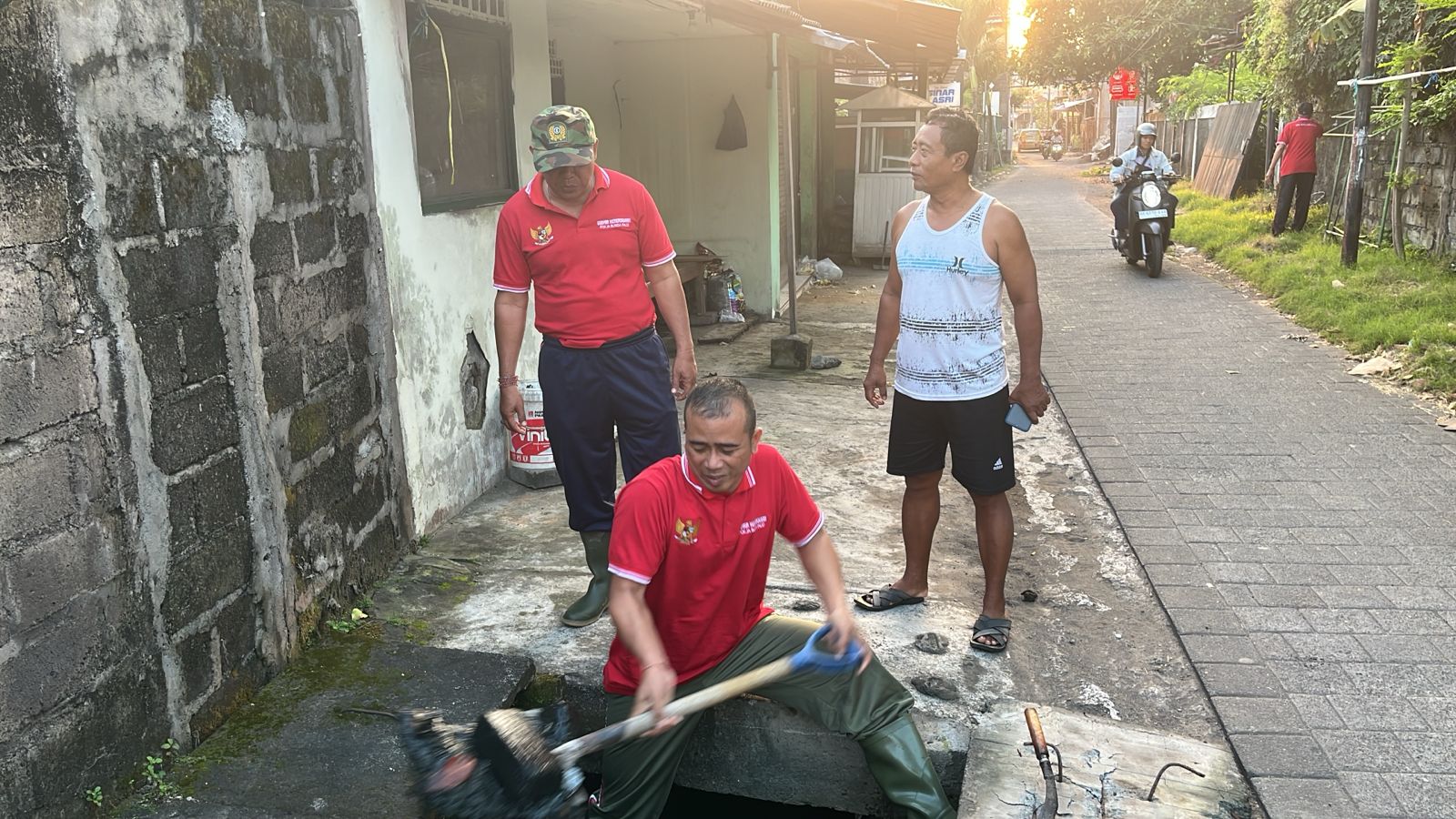 Jumat Bersih di Lingkungan Asrama Yangbatu