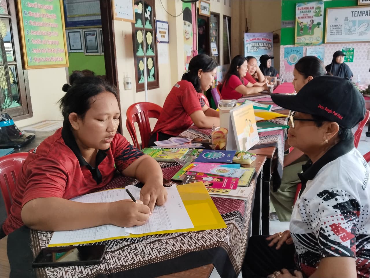 Posyandu Paripurna Minggu Keempat di Banjar Mandala Sari