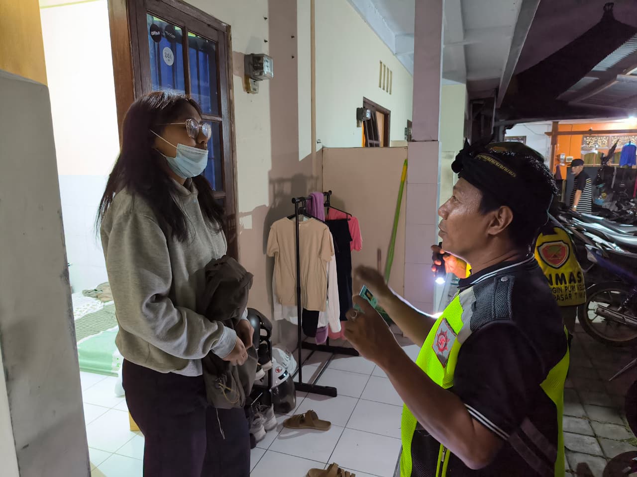 Pendataan Penduduk Non Permanen di Banjar Yangbatu Kauh Hari Kedua